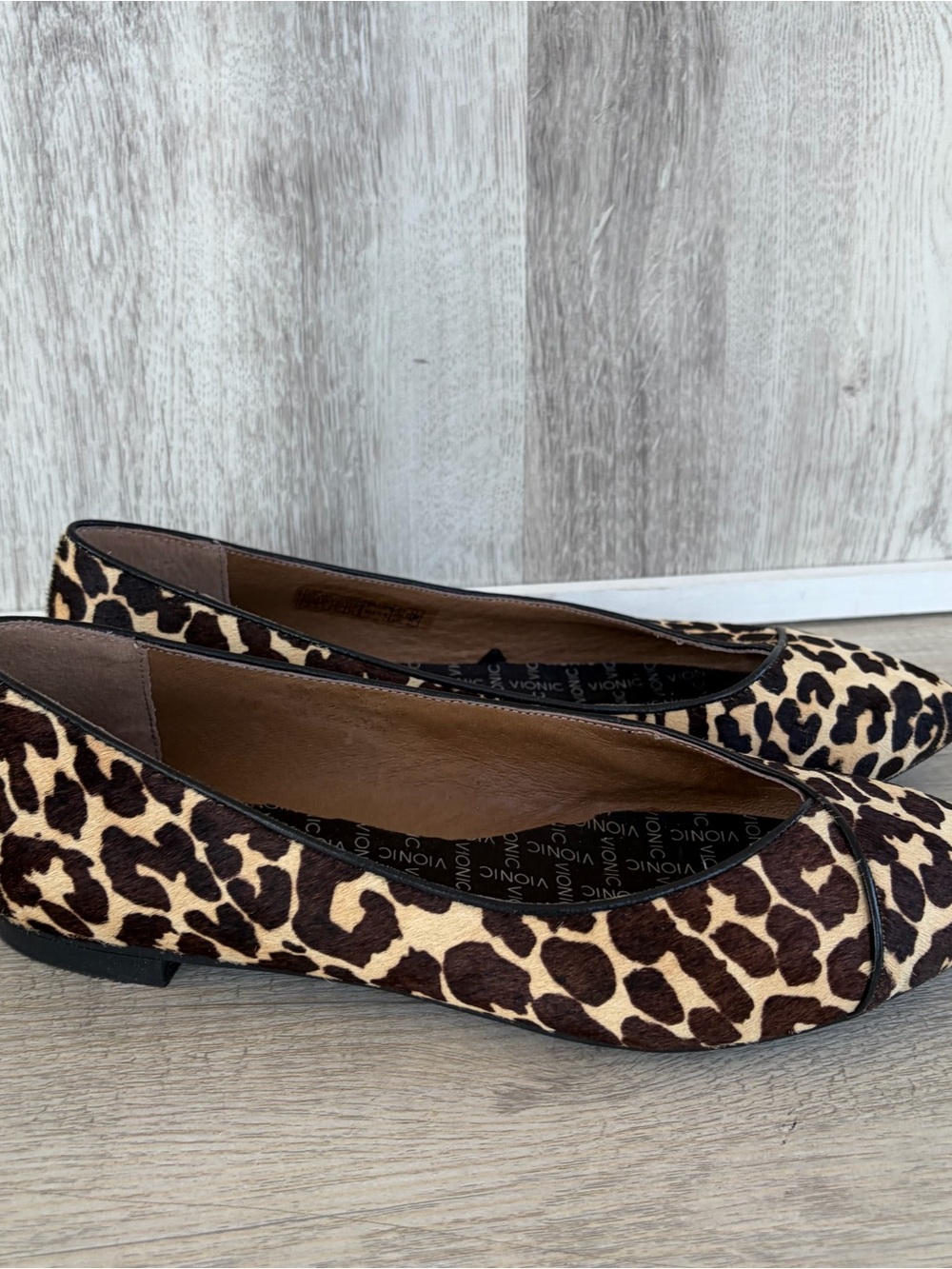 Vionic Caballo flats leopard print calf hair Womens 9